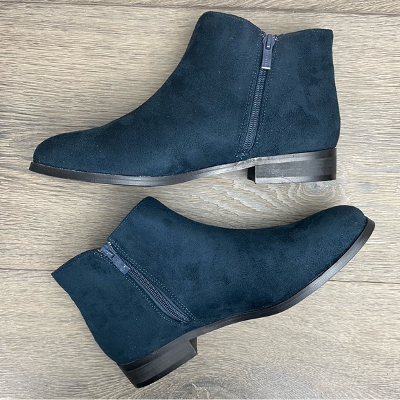 Wanted Dipper Ankle Bootie with V-Cut Detail Size 8M - NIB! - Picture 13 of 17